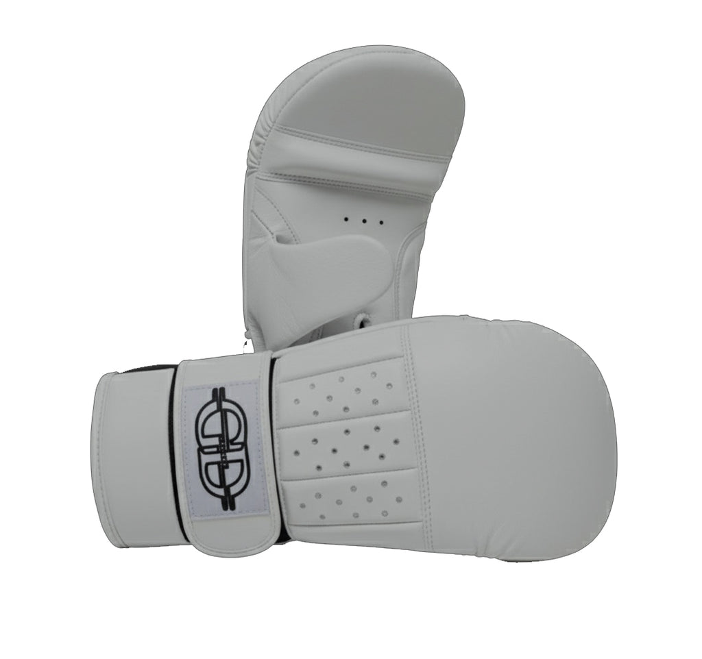 Muay Thai Focus Mitts – Reinforced for Striking, Lightweight & Protective