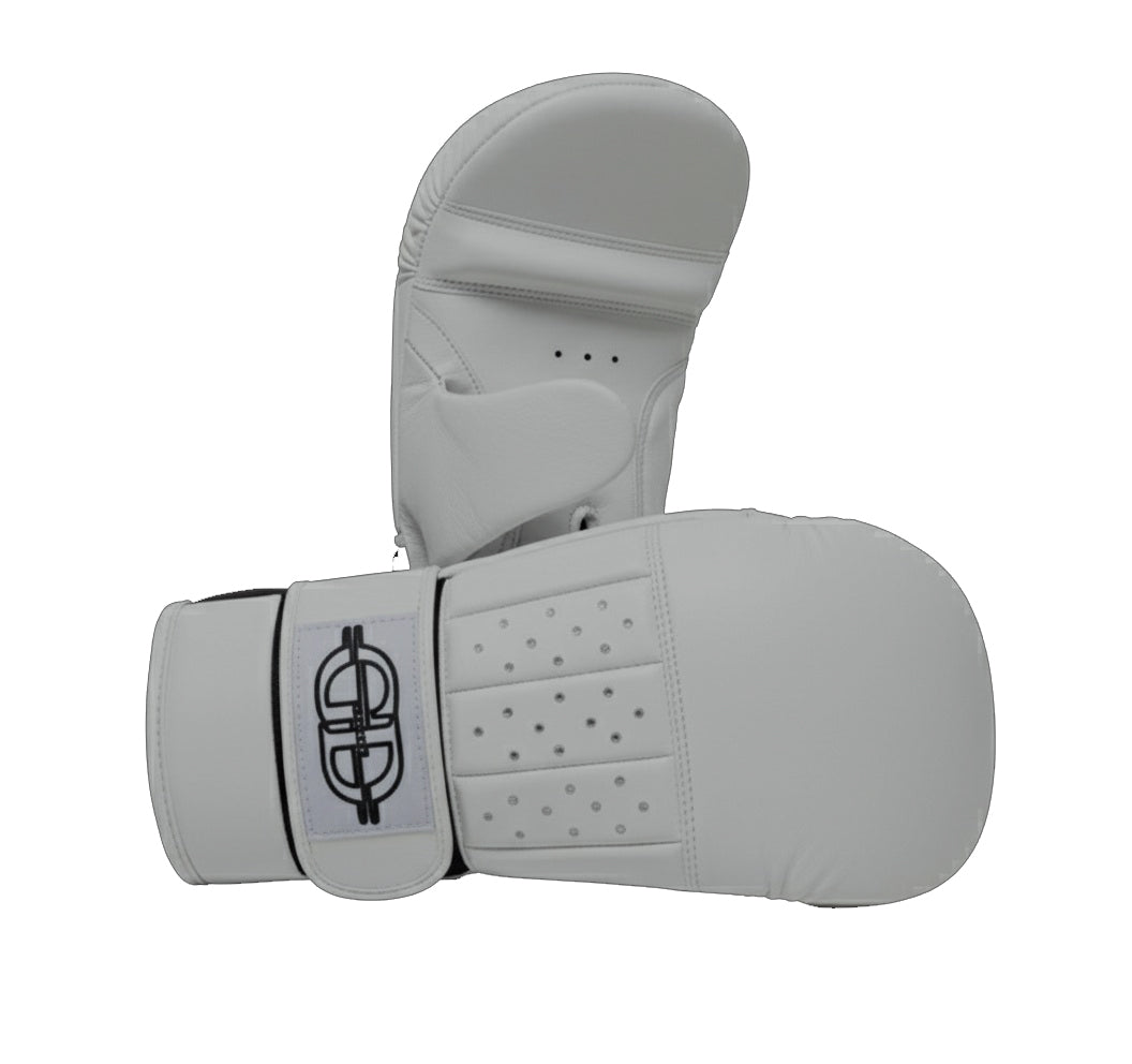 Muay Thai Focus Mitts – Reinforced for Striking, Lightweight & Protective